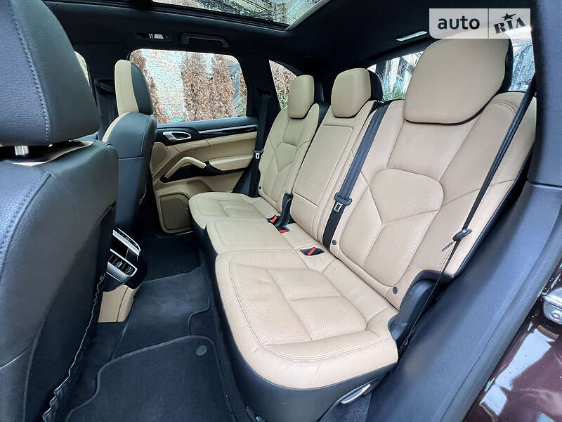 Внедорожник / Кроссовер Porsche Cayenne 2017 в Львове фото 46 Внедорожник / Кроссовер Porsche Cayenne 2017 в Львове