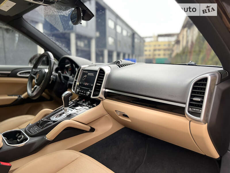 Внедорожник / Кроссовер Porsche Cayenne 2017 в Львове фото 56 Внедорожник / Кроссовер Porsche Cayenne 2017 в Львове