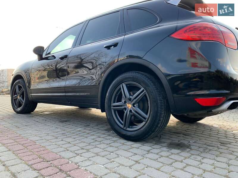 Позашляховик / Кросовер Porsche Cayenne 2014 в Львові