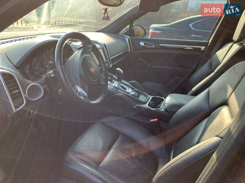 Внедорожник / Кроссовер Porsche Cayenne 2014 в Львове