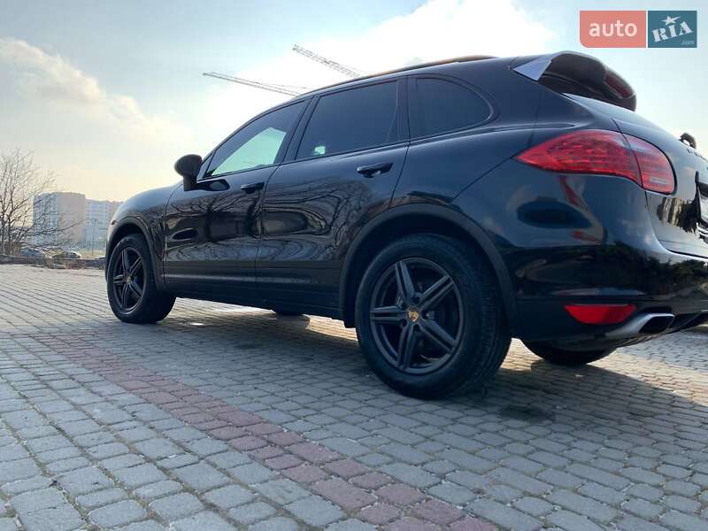 Внедорожник / Кроссовер Porsche Cayenne 2014 в Львове