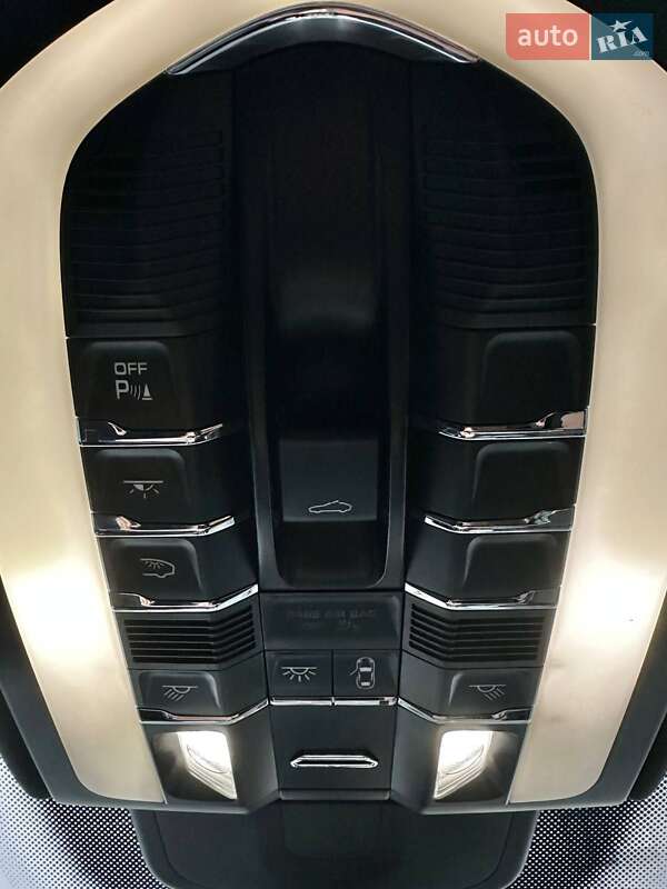 Позашляховик / Кросовер Porsche Cayenne 2013 в Харкові