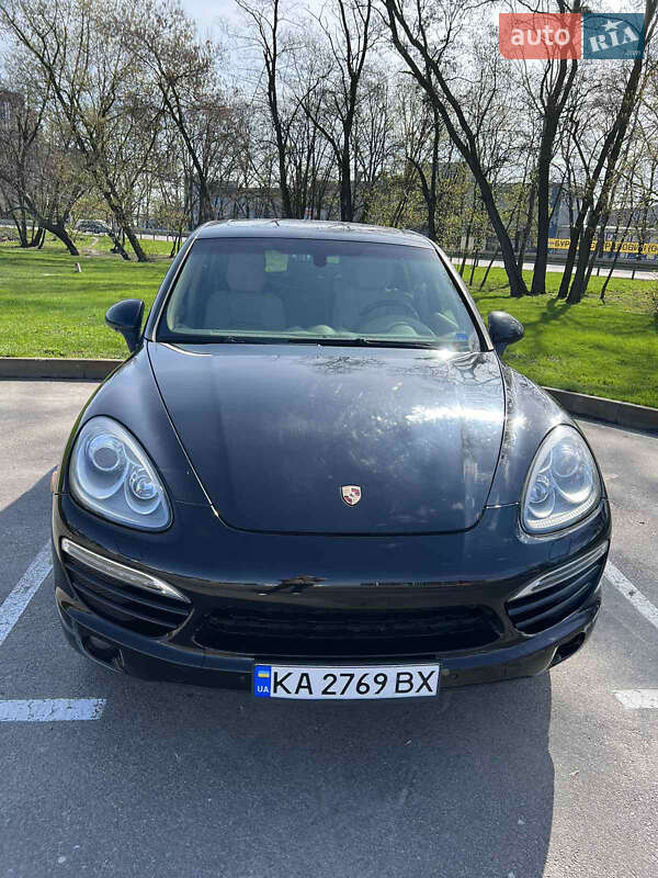 Внедорожник / Кроссовер Porsche Cayenne 2014 в Киеве