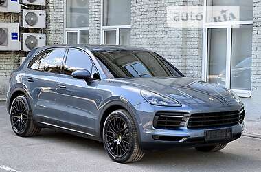 Позашляховик / Кросовер Porsche Cayenne 2017 в 