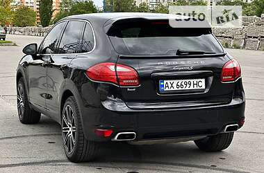 Позашляховик / Кросовер Porsche Cayenne 2013 в Харкові