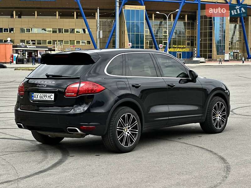 Позашляховик / Кросовер Porsche Cayenne 2013 в Харкові