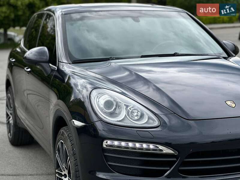 Позашляховик / Кросовер Porsche Cayenne 2013 в Харкові