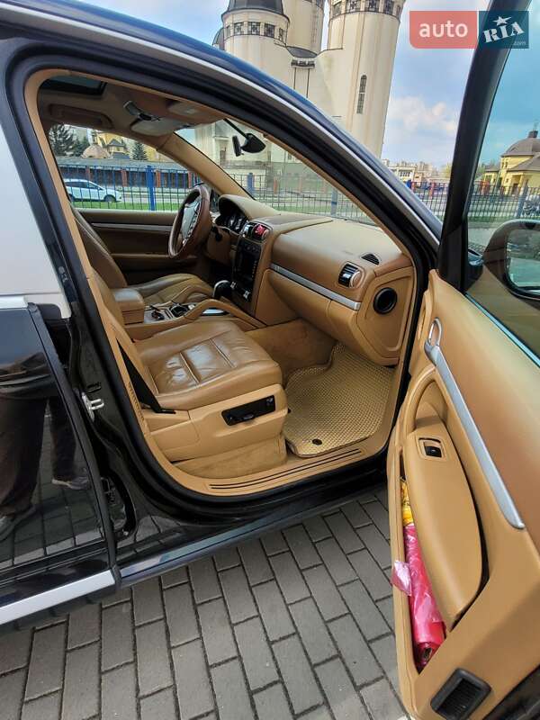 Позашляховик / Кросовер Porsche Cayenne 2005 в Шептицькому
