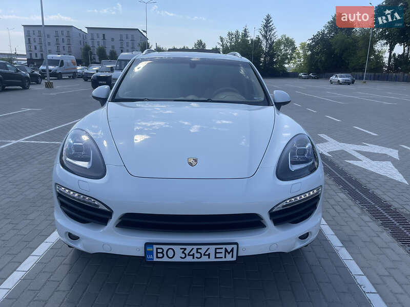 Внедорожник / Кроссовер Porsche Cayenne 2013 в Тернополе
