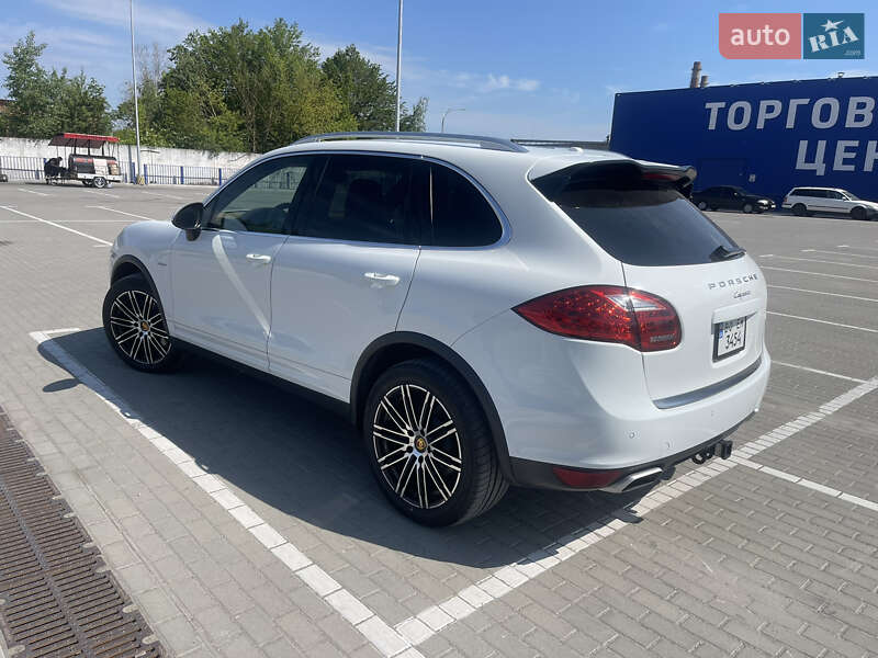 Внедорожник / Кроссовер Porsche Cayenne 2013 в Тернополе