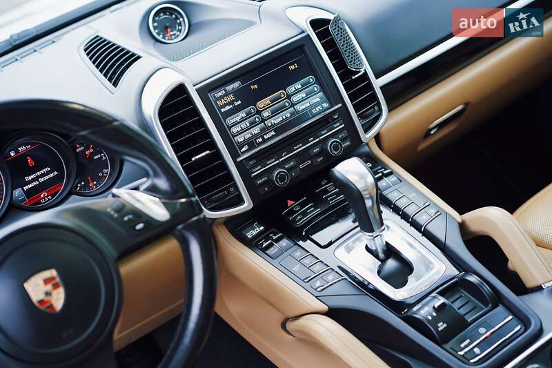 Позашляховик / Кросовер Porsche Cayenne 2014 в Києві