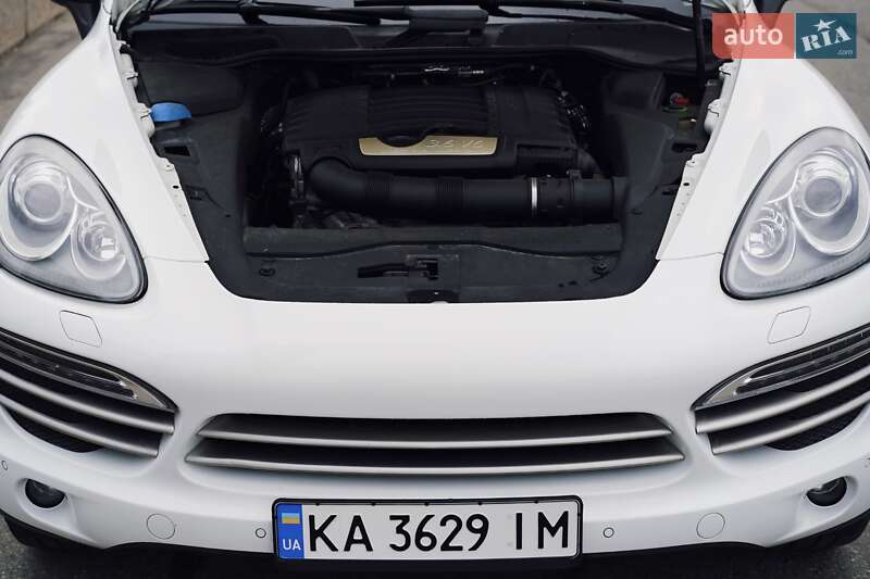 Позашляховик / Кросовер Porsche Cayenne 2014 в Києві