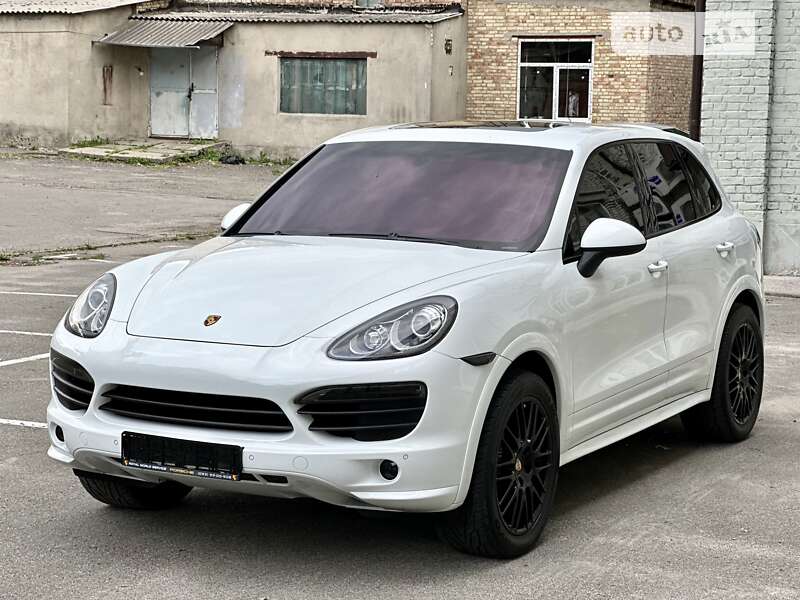 Внедорожник / Кроссовер Porsche Cayenne 2012 в Киеве