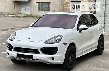 Позашляховик / Кросовер Porsche Cayenne 2012 в 