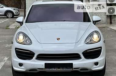Позашляховик / Кросовер Porsche Cayenne 2012 в 