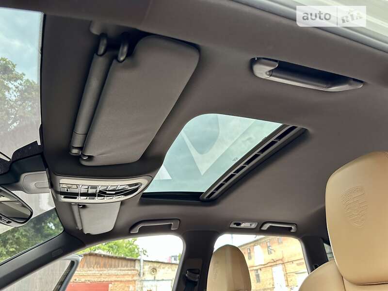 Внедорожник / Кроссовер Porsche Cayenne 2012 в Киеве
