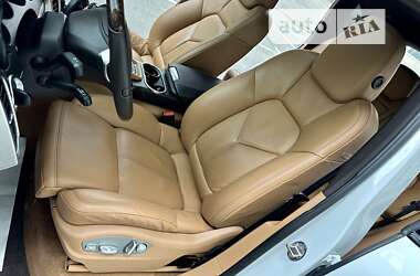 Позашляховик / Кросовер Porsche Cayenne 2012 в 