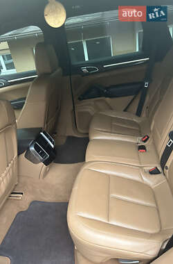 Внедорожник / Кроссовер Porsche Cayenne 2013 в 