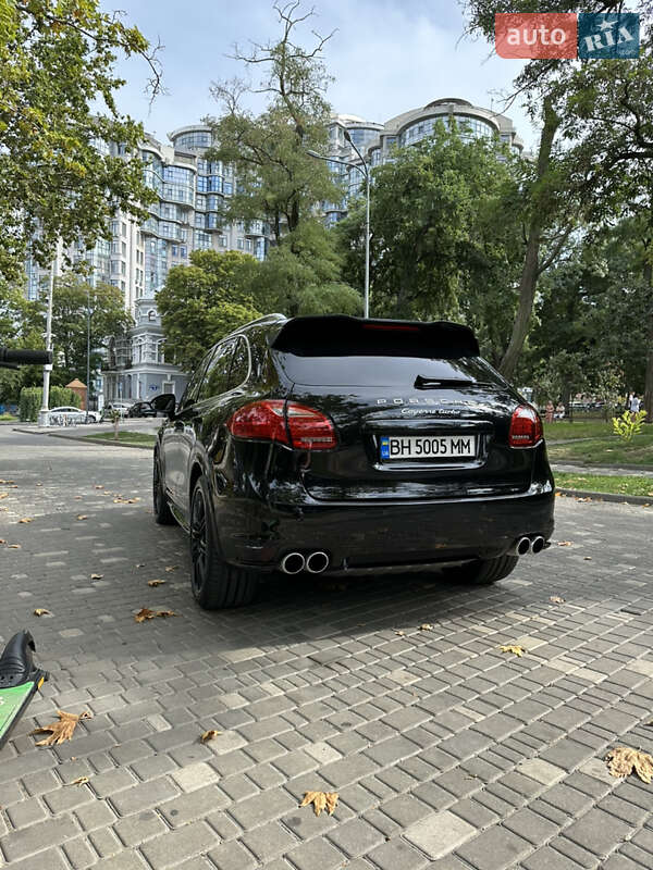 Позашляховик / Кросовер Porsche Cayenne 2010 в Одесі