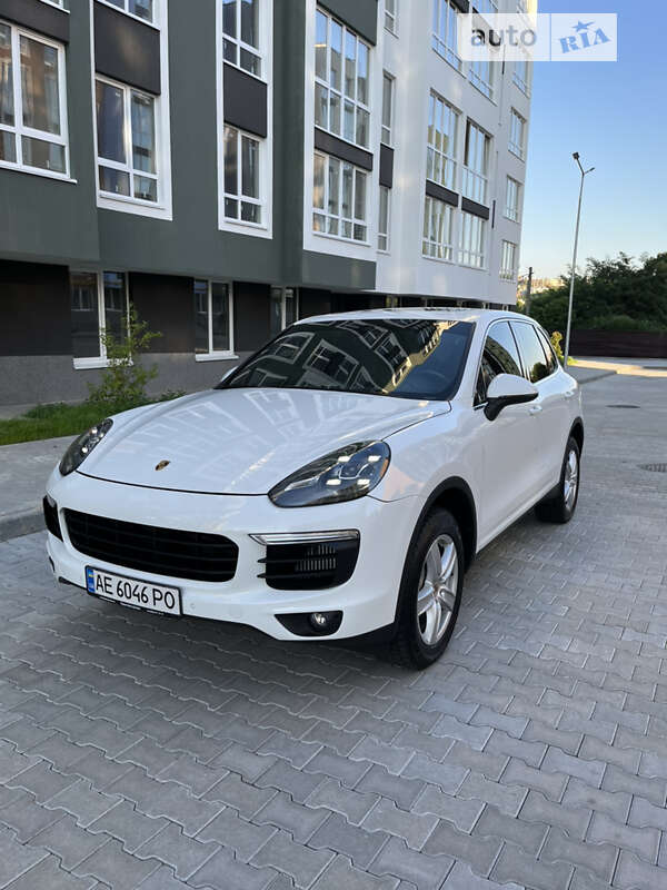 Внедорожник / Кроссовер Porsche Cayenne 2016 в Черновцах