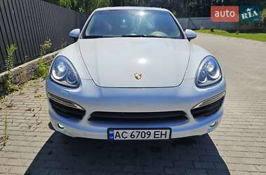 Внедорожник / Кроссовер Porsche Cayenne 2012 в 
