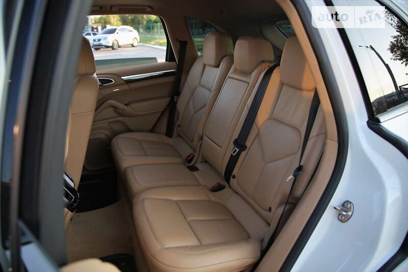 Внедорожник / Кроссовер Porsche Cayenne 2013 в Харькове