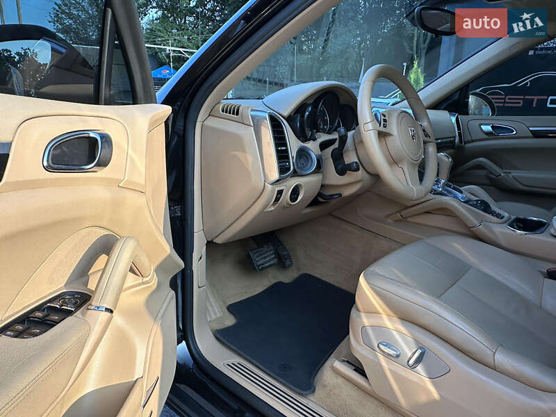 Позашляховик / Кросовер Porsche Cayenne 2010 в Вінниці