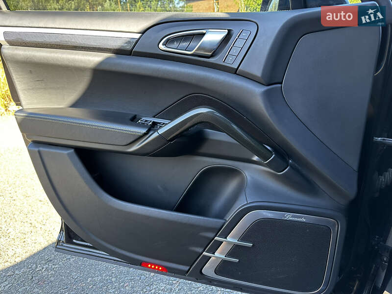 Внедорожник / Кроссовер Porsche Cayenne 2013 в Киеве