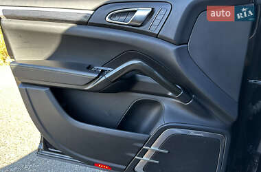 Внедорожник / Кроссовер Porsche Cayenne 2013 в 