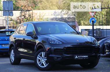 Внедорожник / Кроссовер Porsche Cayenne 2016 в 