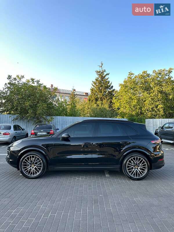 Внедорожник / Кроссовер Porsche Cayenne 2017 в Киеве