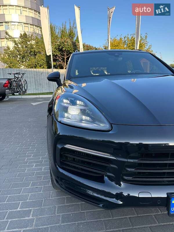 Внедорожник / Кроссовер Porsche Cayenne 2017 в Киеве