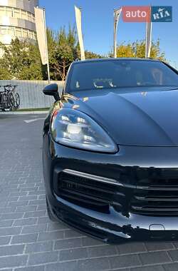 Внедорожник / Кроссовер Porsche Cayenne 2017 в 