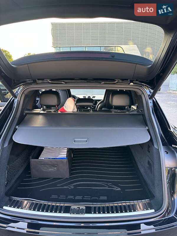 Внедорожник / Кроссовер Porsche Cayenne 2017 в Киеве