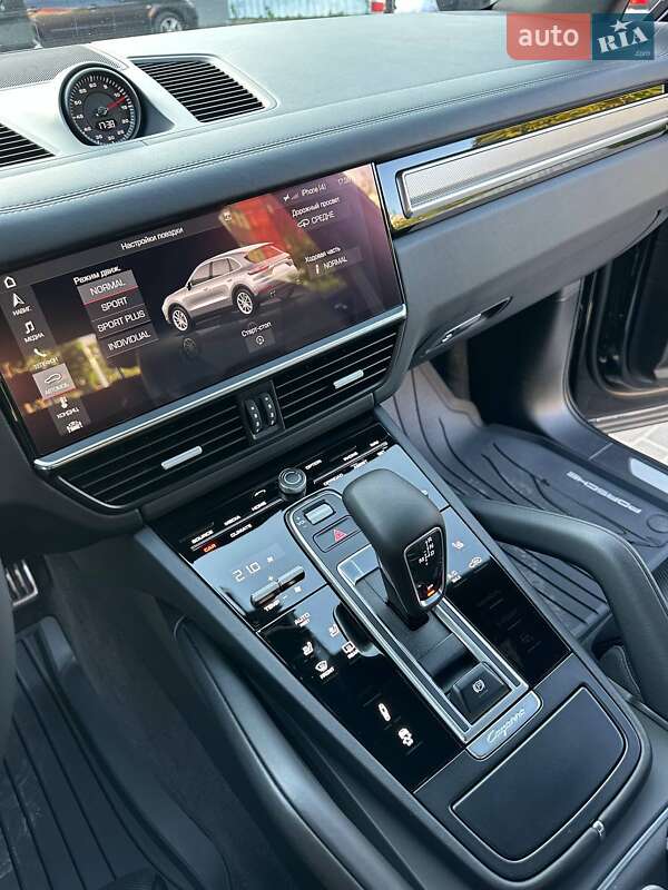 Внедорожник / Кроссовер Porsche Cayenne 2017 в Киеве