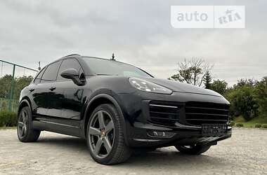 Внедорожник / Кроссовер Porsche Cayenne 2015 в Тернополе