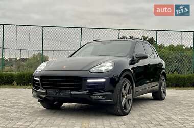 Внедорожник / Кроссовер Porsche Cayenne 2015 в 