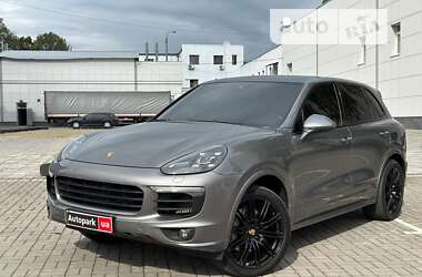 Позашляховик / Кросовер Porsche Cayenne 2016 в Києві