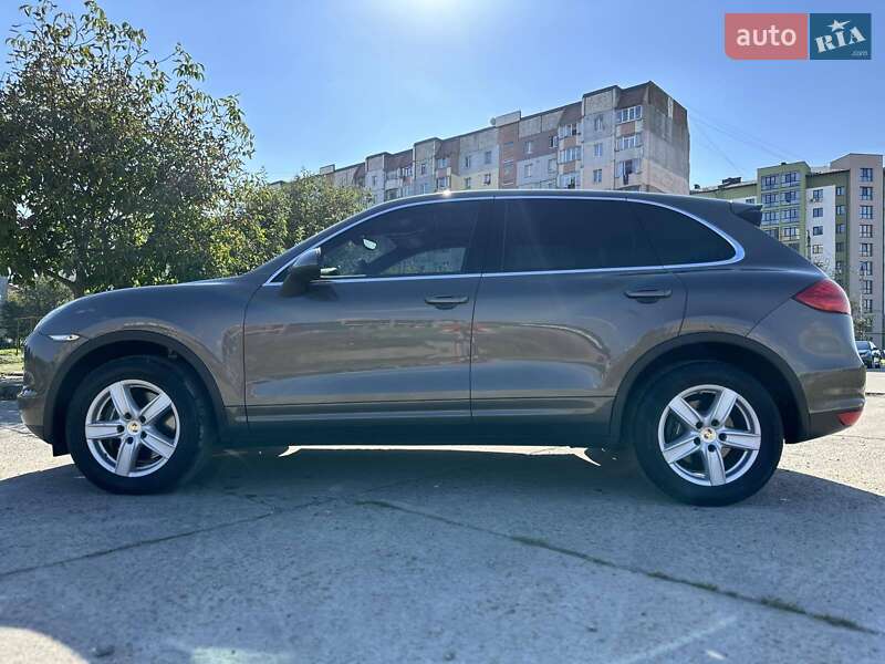 Внедорожник / Кроссовер Porsche Cayenne 2012 в Калуше
