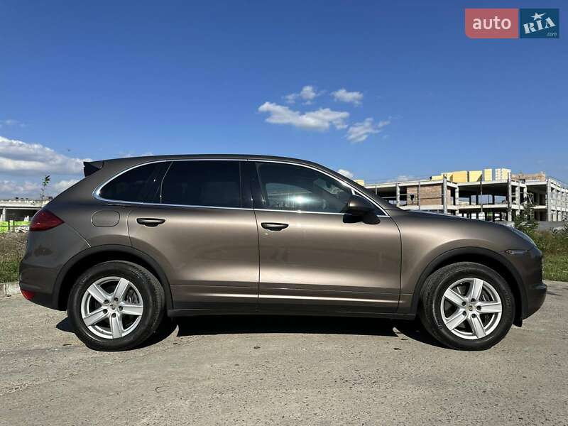 Внедорожник / Кроссовер Porsche Cayenne 2012 в Калуше