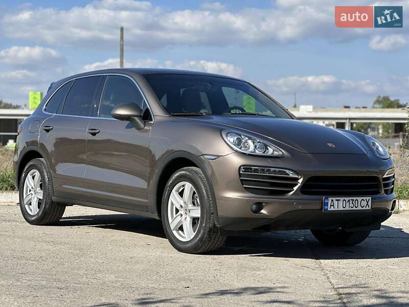 Внедорожник / Кроссовер Porsche Cayenne 2012 в Калуше