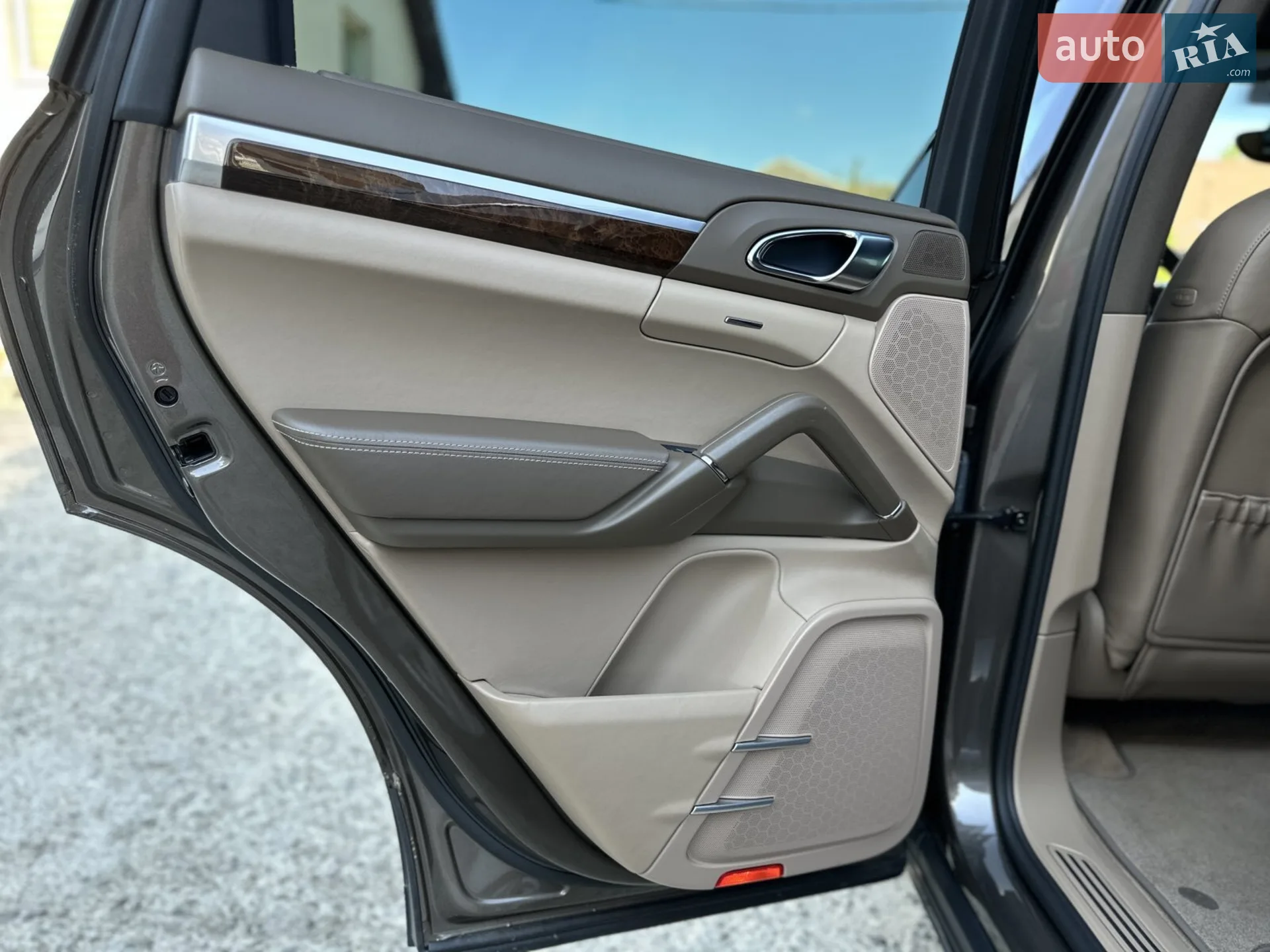 2012 Porsche Cayenne - мініатюра 22