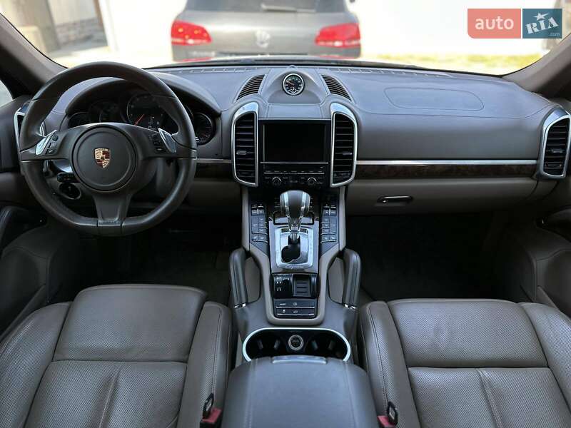Внедорожник / Кроссовер Porsche Cayenne 2012 в Калуше