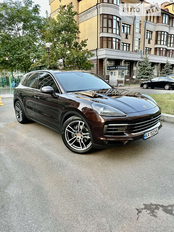 Внедорожник / Кроссовер Porsche Cayenne 2021 в Киеве