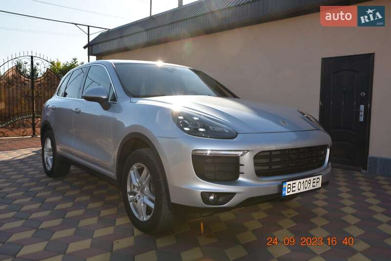 Позашляховик / Кросовер Porsche Cayenne 2016 в Одесі