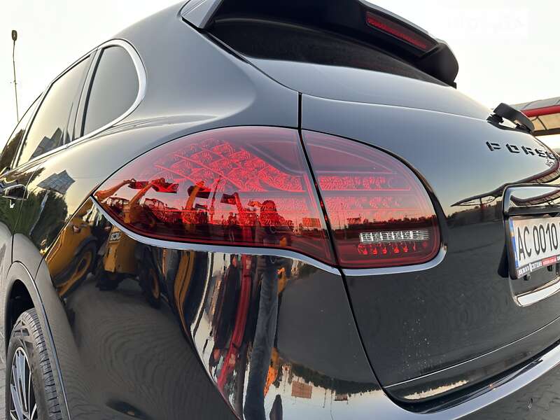 Внедорожник / Кроссовер Porsche Cayenne 2011 в Луцке