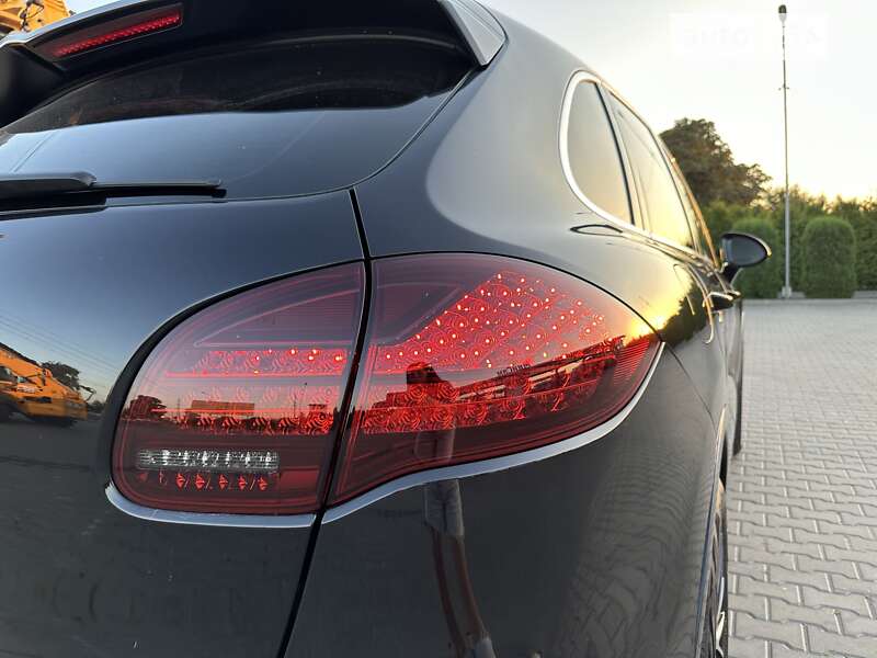 Внедорожник / Кроссовер Porsche Cayenne 2011 в Луцке