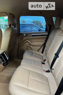 Внедорожник / Кроссовер Porsche Cayenne 2013 в 