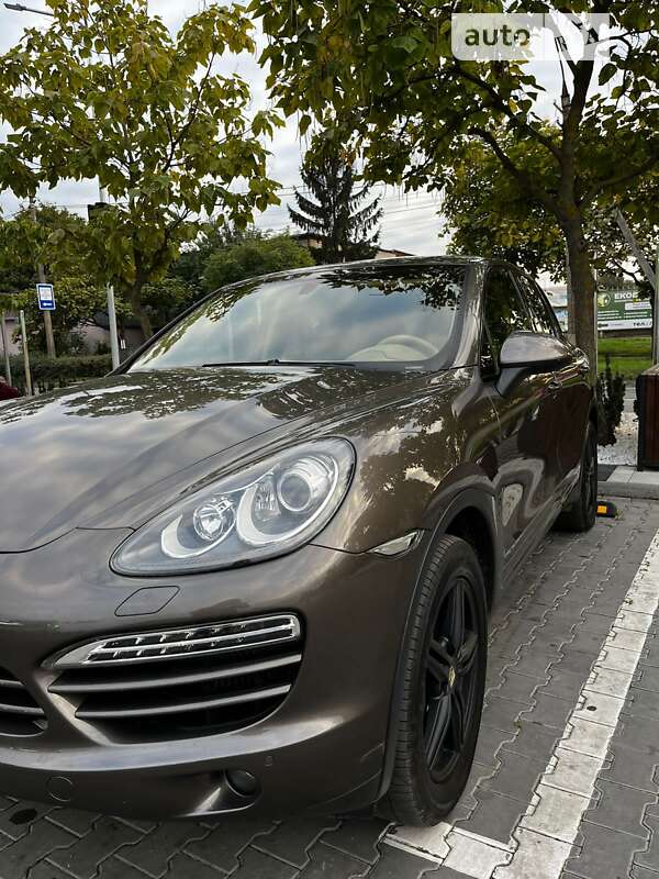 Внедорожник / Кроссовер Porsche Cayenne 2013 в Хмельницком