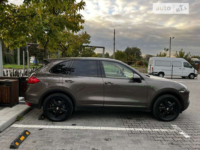 Внедорожник / Кроссовер Porsche Cayenne 2013 в Хмельницком
